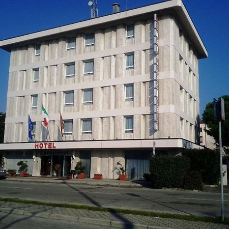 Hotel President Venezia Mestre Exterior photo