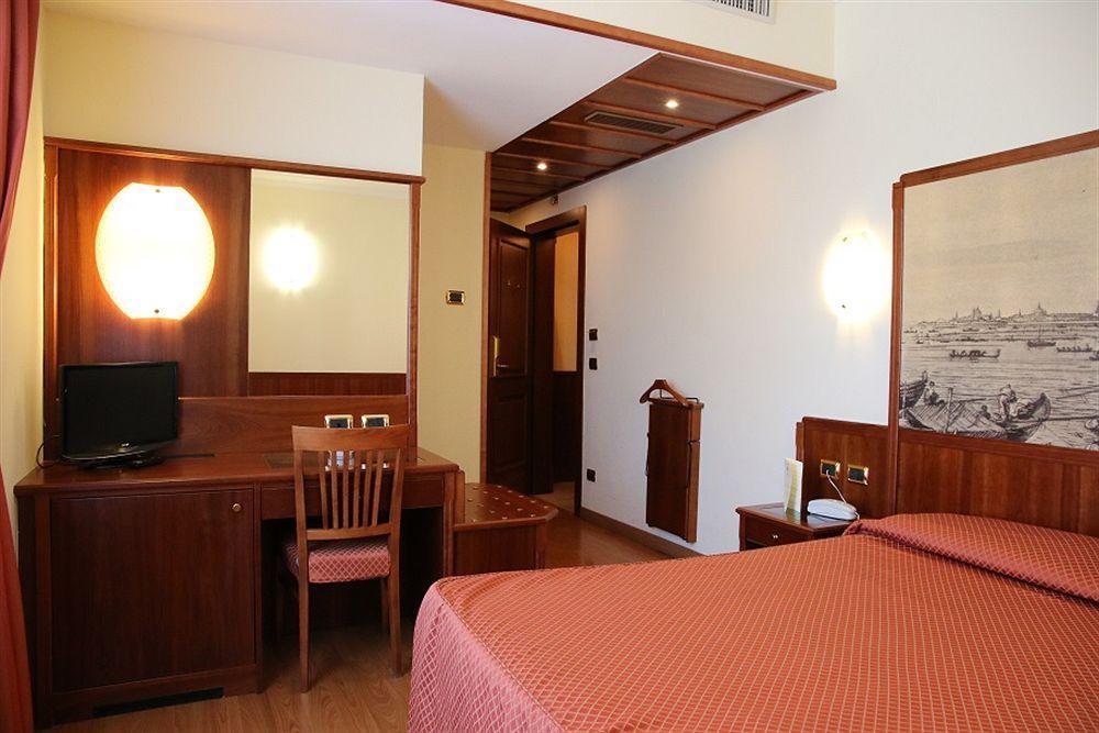 Hotel President Venezia Mestre Exterior photo